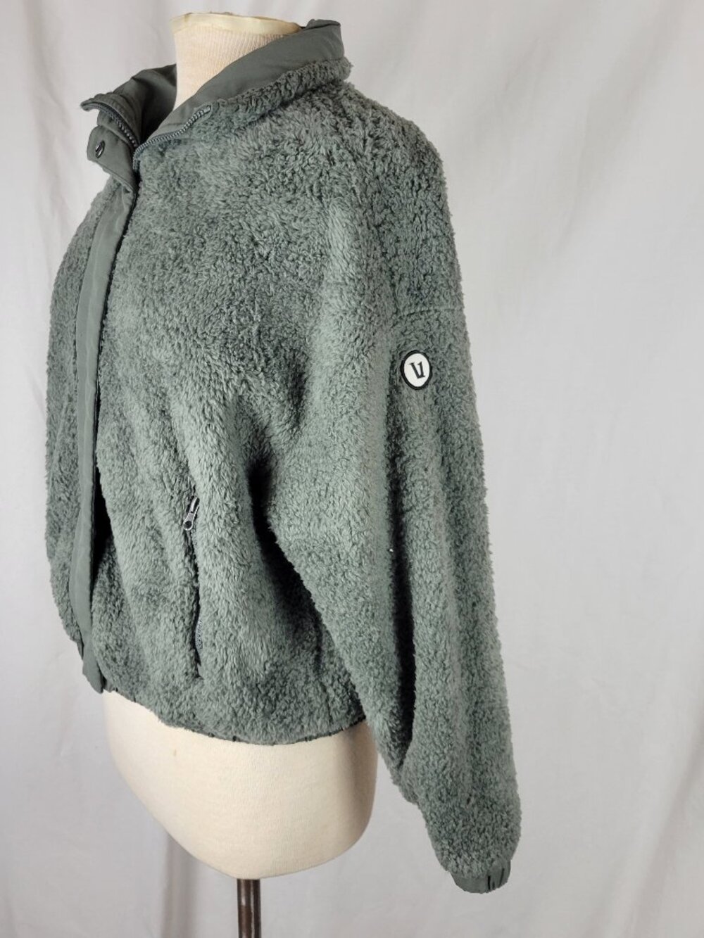 VUORI Green Full Zip Sherpa High Pile Fleece Jacket - Medium - Picture 5 of 10